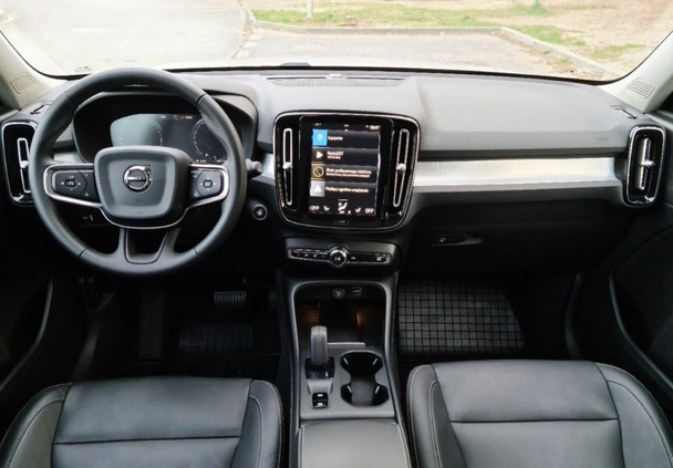 Volvo XC 40 cena 114900 przebieg: 47500, rok produkcji 2019 z Sulejówek małe 191